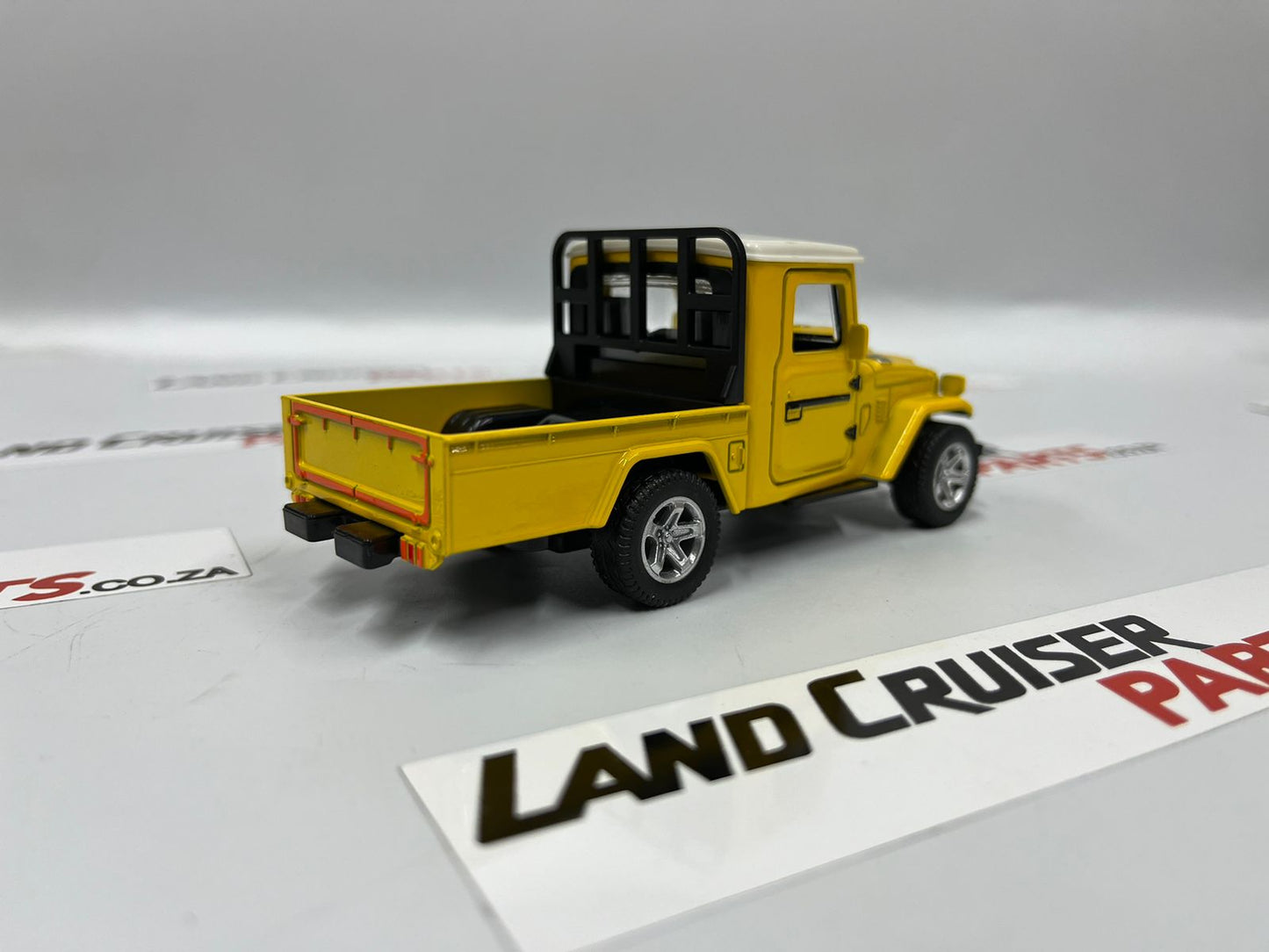 Toyota Land Cruiser FJ45 Yellow - Toy Car