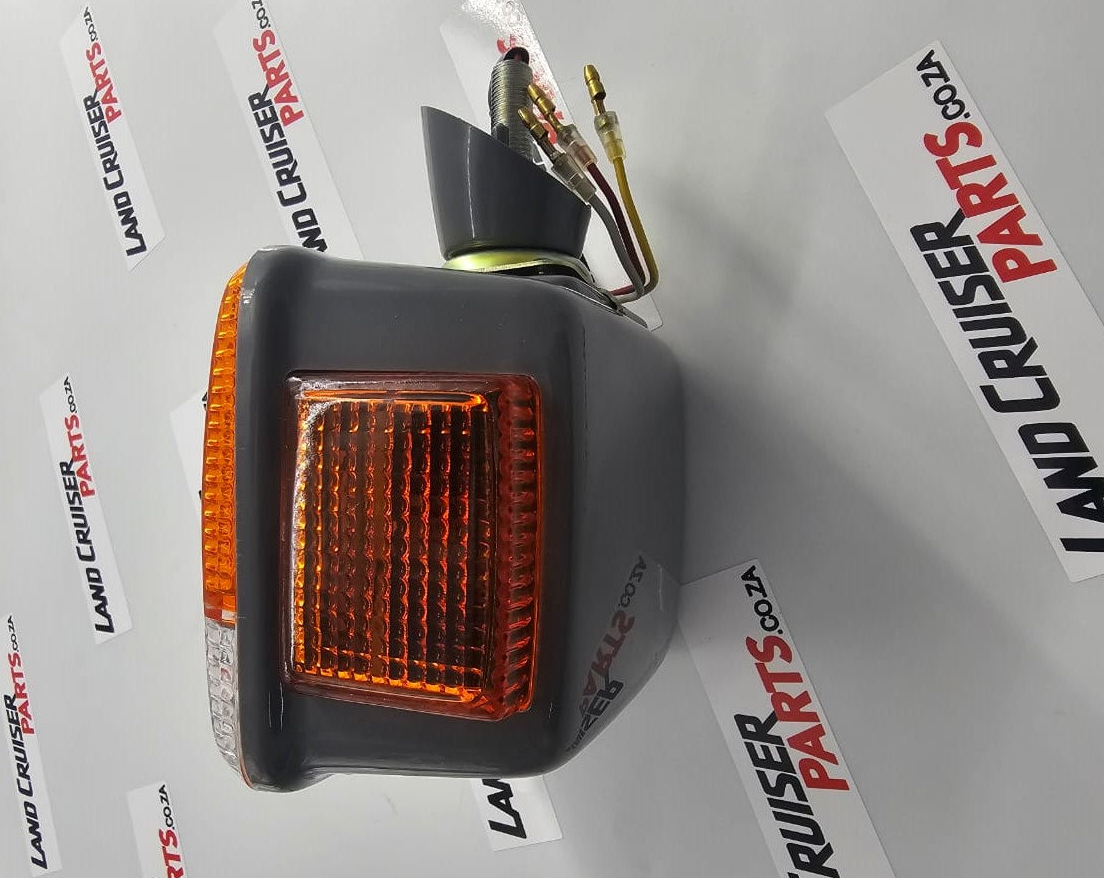 Toyota Land Cruiser FJ40/45 RH Corner Lamp.