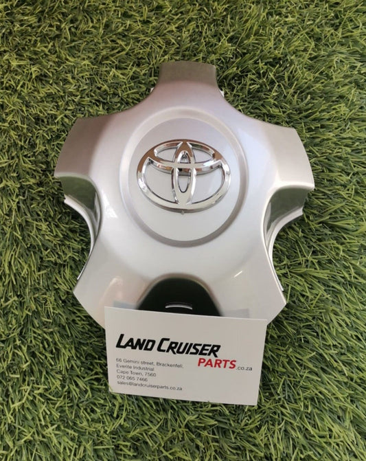 Toyota Land Cruiser 100 Series VX Hub Cap