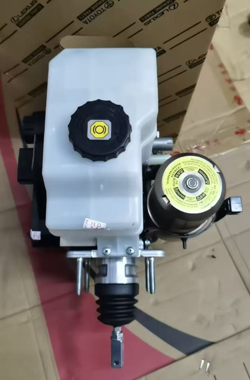Toyota Land Cruiser 100 Series ABS Brake Booster Assembly