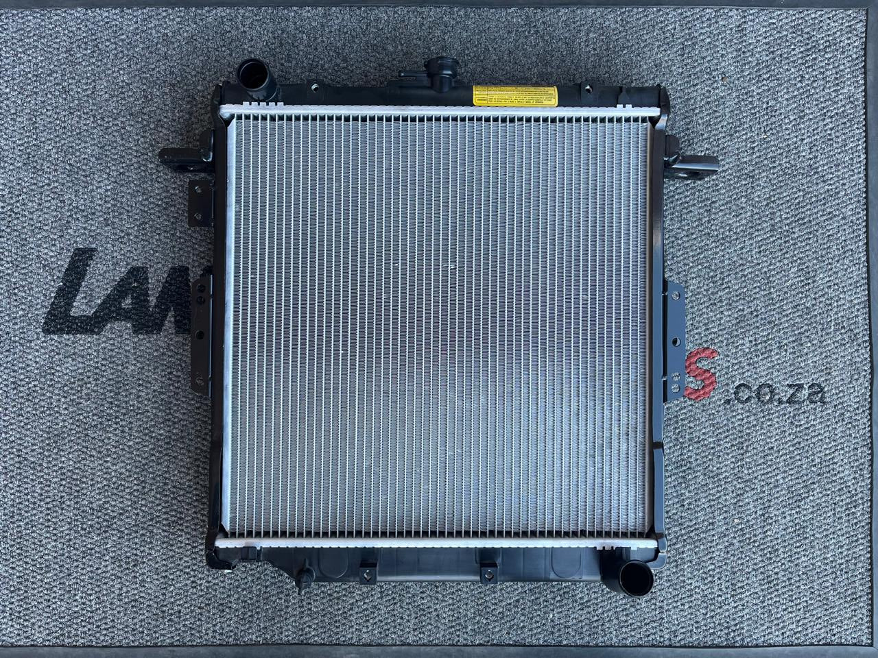 Toyota Land Cruiser HZJ76 / 78 / 79 Radiator