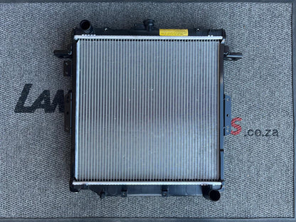 Toyota Land Cruiser HZJ76 / 78 / 79 Radiator