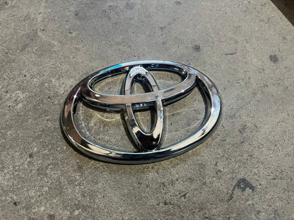 Toyota Land Cruiser 75 / 79 Series Chrome Grill Badge.
